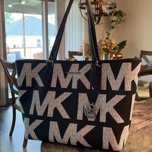 MK Purse